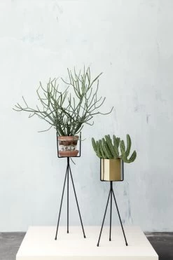 Ferm LIVING Plant Stand, Klein, Schwarz -Urban Im Freien 05 3994