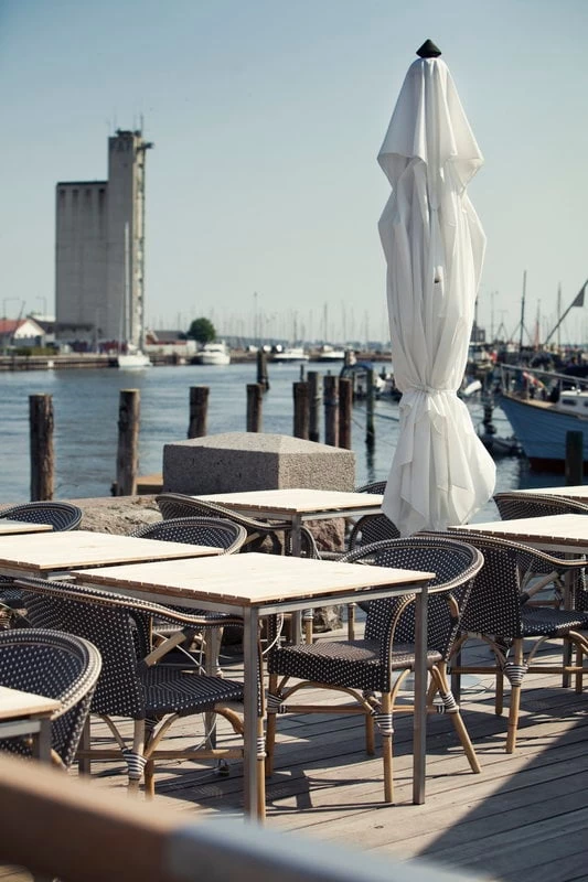 Madeleine Armlehnstuhl, Milchkaffeebraun 5 Madeleine Armlehnstuhl, Milchkaffeebraun – Bild 3