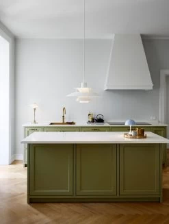 Louis Poulsen Panthella Portable V2 Tischleuchte, Opalgrau 11 Louis Poulsen Panthella Portable V2 Tischleuchte, Opalgrau -Urban Im Freien AW22 PH5 Monochrome white PH 3 2 Glass Brass Panthella Portable Pale blue 09523