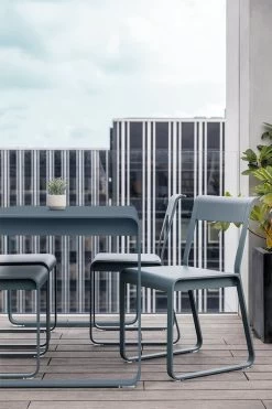 Bellevie Stuhl, Lakritzschwarz -Urban Im Freien BELLEVIE GRIS ORAGE PARIS VISUEL2022 ROMAIN RICARD 1