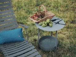 Bistro Metal Chaiselongue, Baumwollweiß 9 Bistro Metal Chaiselongue, Baumwollweiß -Urban Im Freien BISTRO SALSA GRIS ORAGE VIGNES ALBUM2019 JEROME GALLAND 2