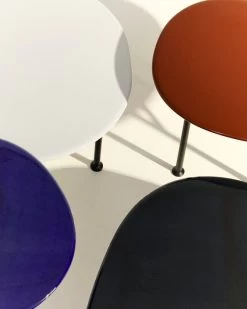 Gubi Carmel Couchtisch, 60 X 60 cm, Schwarz Seidenmatt - Pazifikblau -Urban Im Freien CARMEL 2 hero