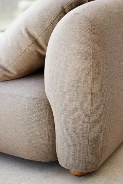 Capture Sofa, 2-Sitzer, Rechtes Modul, Taupe 13 Capture Sofa, 2-Sitzer, Rechtes Modul, Taupe -Urban Im Freien Capture close up