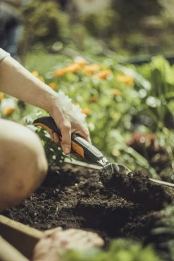 Fiskars Xact Blumenkelle -Urban Im Freien Fiskars Gardening Action Xact Trowel 1027043 2