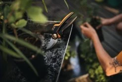 Fiskars X-Series Bypass-Astschere L, P961 -Urban Im Freien Gardening Environmental X Series Pruner Bypass P961 1057175 02