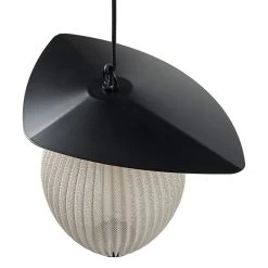Gubi Satellite Outdoor Pendelleuchte, 27 cm, Schwarz - Cremeweiß -Urban Im Freien Gubi 2023 DTL Satelite Pendant 7 Cream White Semi Matt