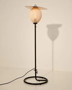 Gubi Satellite Outdoor Stehleuchte, Schwarz - Cremeweiß 13 Gubi Satellite Outdoor Stehleuchte, Schwarz - Cremeweiß -Urban Im Freien Gubi SATELITE LAMP 6