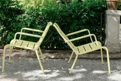 Luxembourg Armlehnstuhl, Niedrig, Graugrün 12 Luxembourg Armlehnstuhl, Niedrig, Graugrün -Urban Im Freien LUXEMBOURG CITRON GIVRE MONTELIMAR VISUEL2021 AURELIE LECUYER 1 copie paysage 2