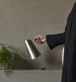 Menu Hydrous Gießkanne, Stahl 11 Menu Hydrous Gießkanne, Stahl -Urban Im Freien MENU Hydrous Watering Can 2