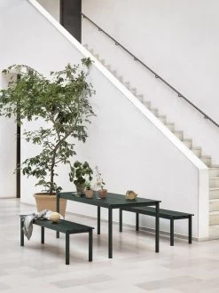 Muuto Linear Steel Tisch, 140 X 75 Cm, Dunkelgrün -Urban Im Freien Muuto Linear steel series table bench dark green Muuto low res