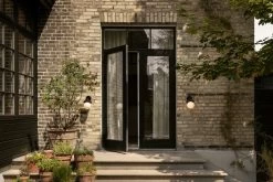 Liila Outdoor Wandleuchte, Schwarz - Opalweiß -Urban Im Freien NUURA outdoor3082