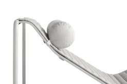 Hay Palissade Kopfstütze Für Chaiselongue, Himmelgrau -Urban Im Freien Palissade Chaise Longue Palissade Chaise Longue Quilted Cushion Palissade Chaise Longue Headrest Cushion sky grey detail 01