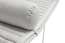 Hay Palissade Kopfstütze Für Chaiselongue, Himmelgrau -Urban Im Freien Palissade Chaise Longue Palissade Chaise Longue Quilted Cushion Palissade Chaise Longue Headrest Cushion sky grey detail 02