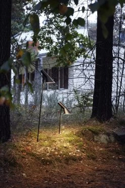 Louis Poulsen AJ Garden Wegeleuchte, Kurz, 3000 K, Erdspieß Ohne Adapter -Urban Im Freien SS23 AJ Garden Short Tall 10008role