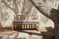 Skagerak Barriere Outdoor Cushion, 125 X 43 Cm, Sea Blue Stripe -Urban Im Freien Skagerak 1960968 1350600 Barriere CushionPlank Bench 02 M ta 1